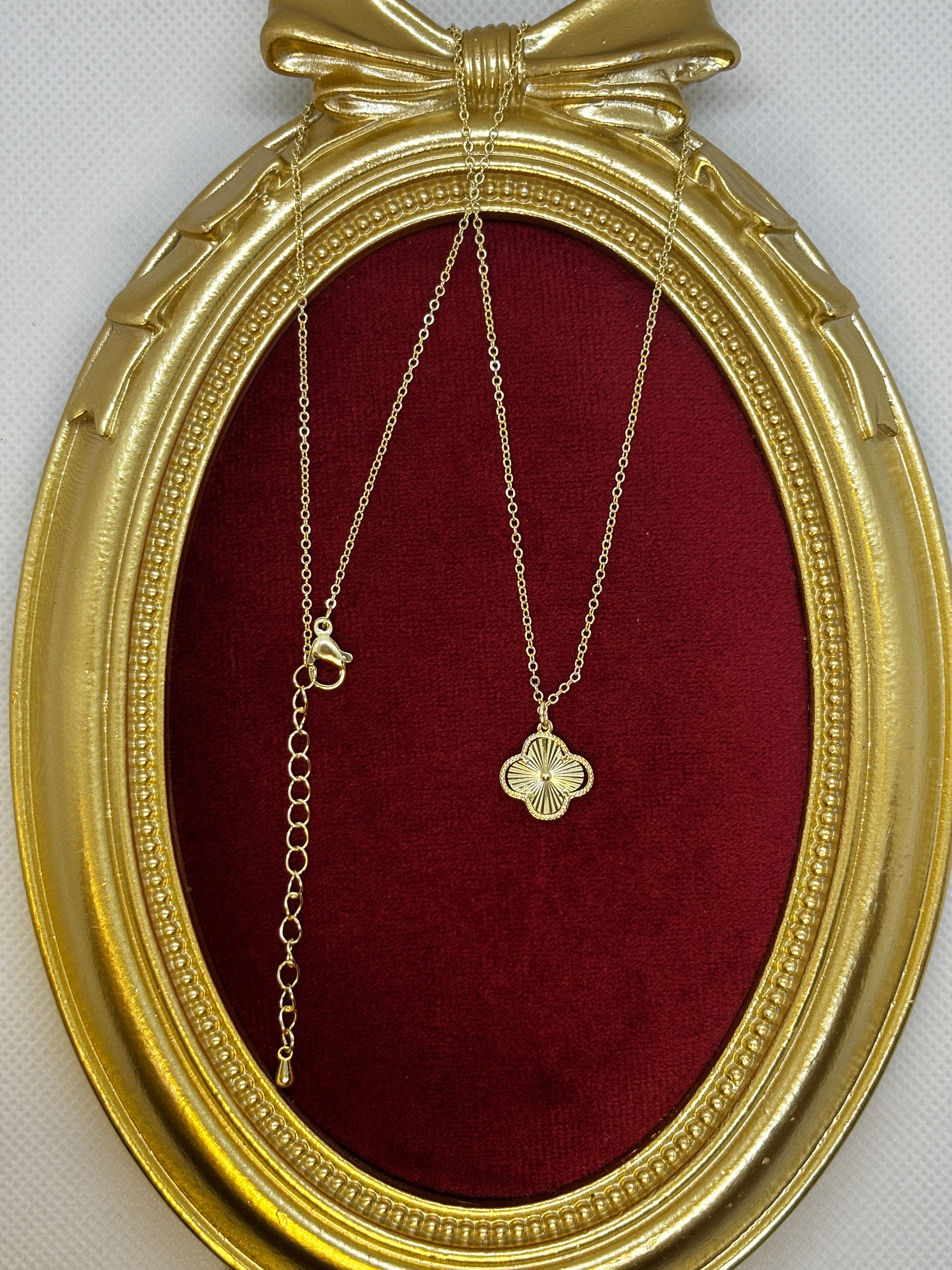 14k Gold Yonca Kolye