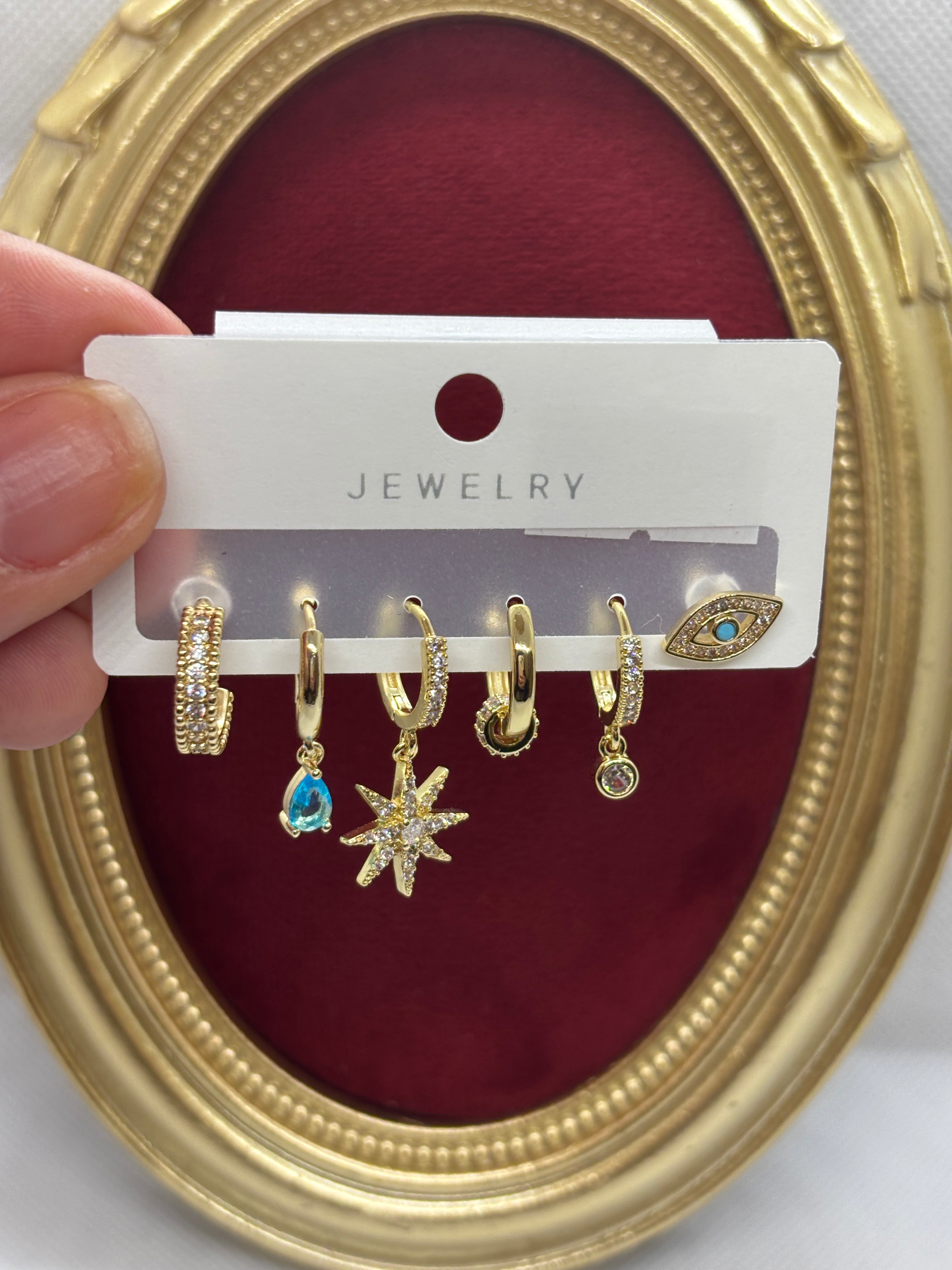 Özel Seri Taşlı Altılı Set Küpe Gold