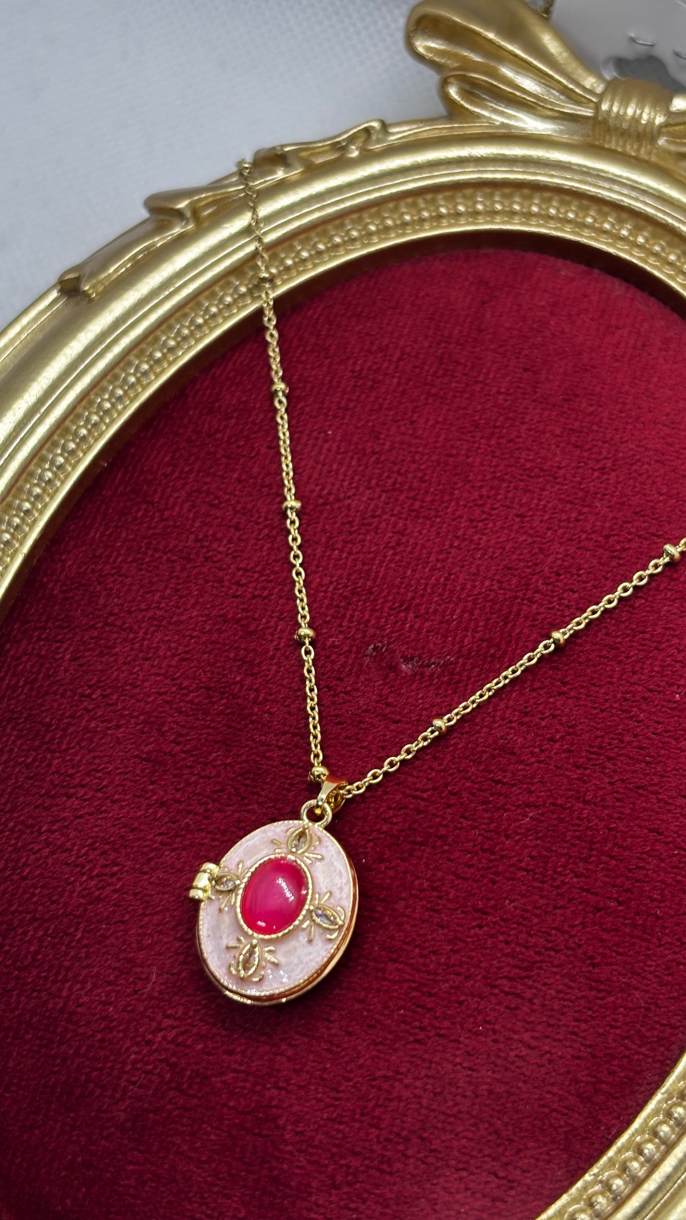 Vintage Oval Kapaklı Anı Kolyesi