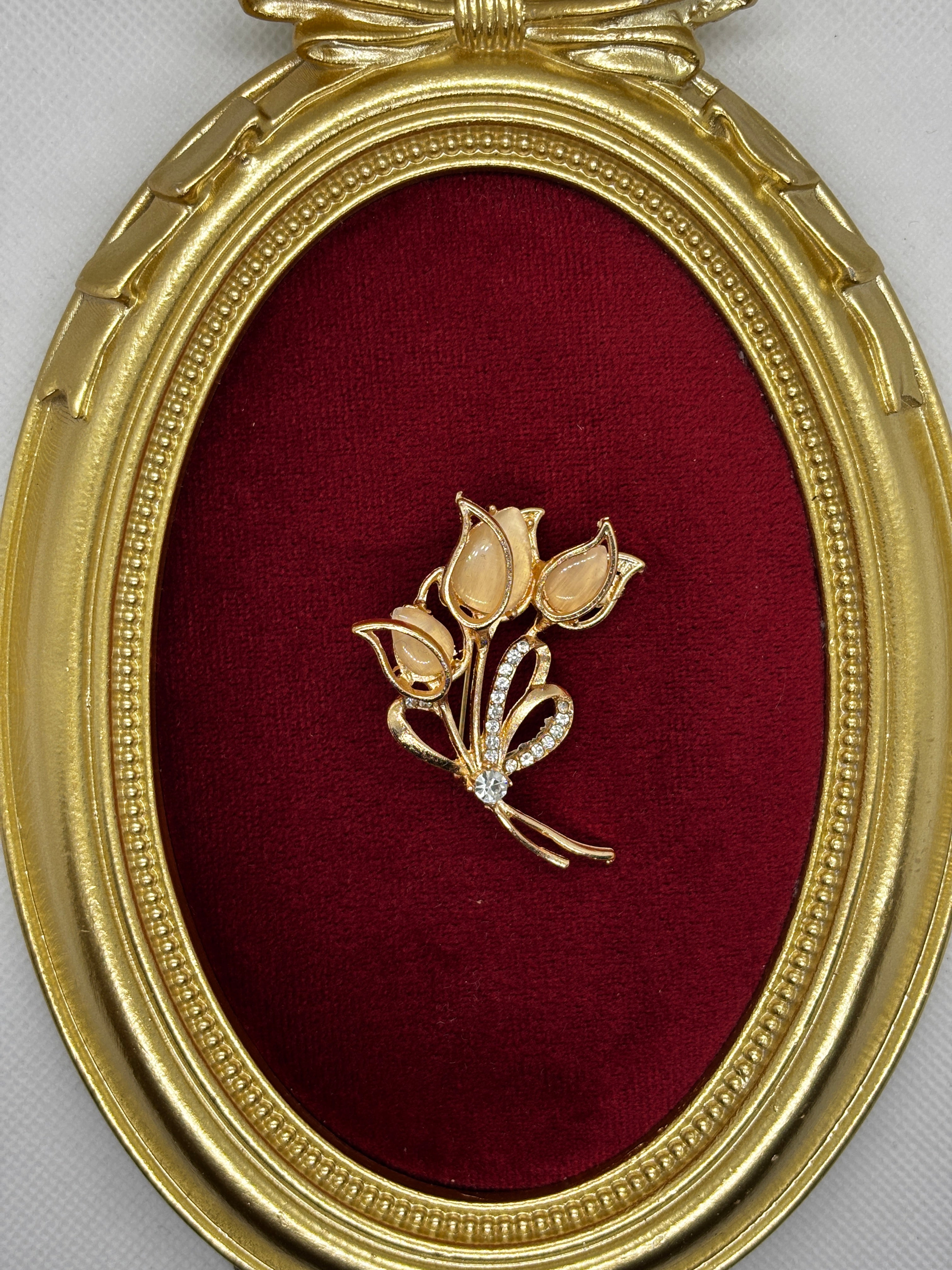 Taşlı Lale Broş