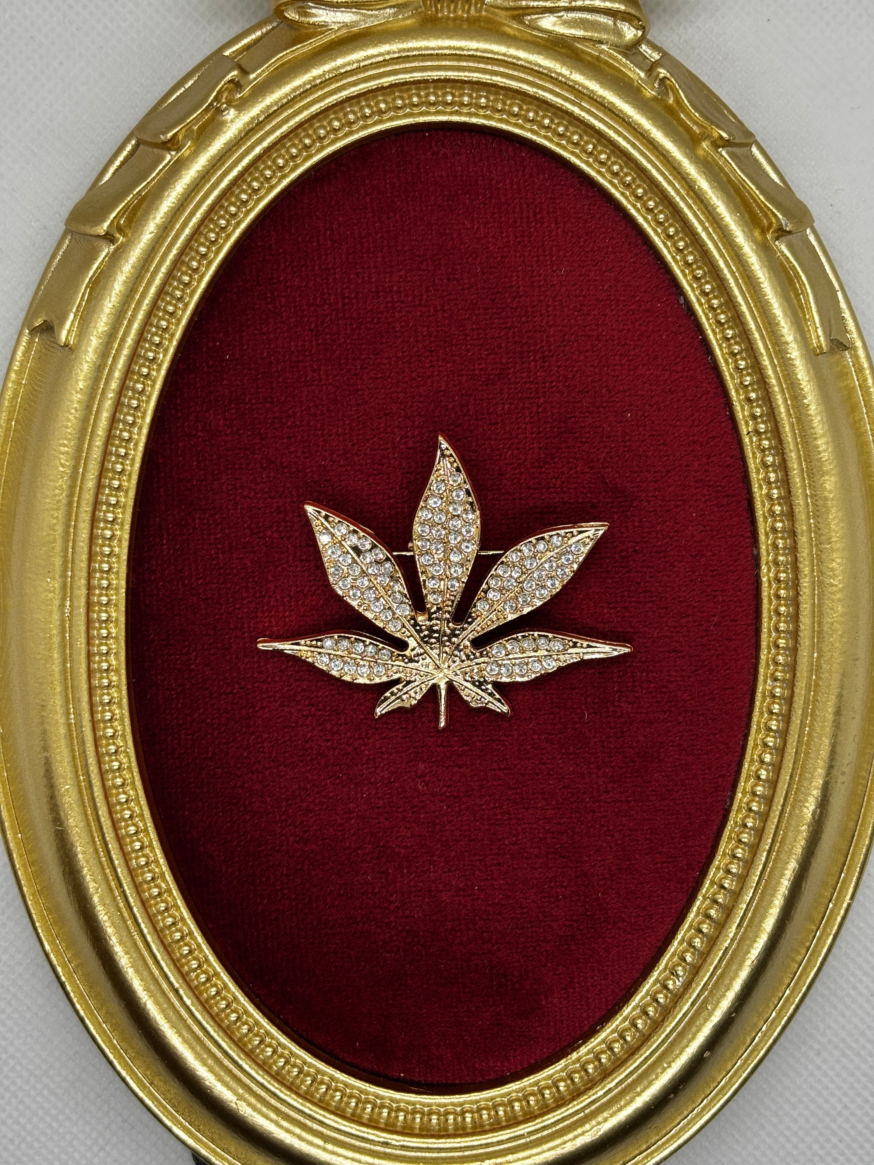 Gold Yaprak Broş
