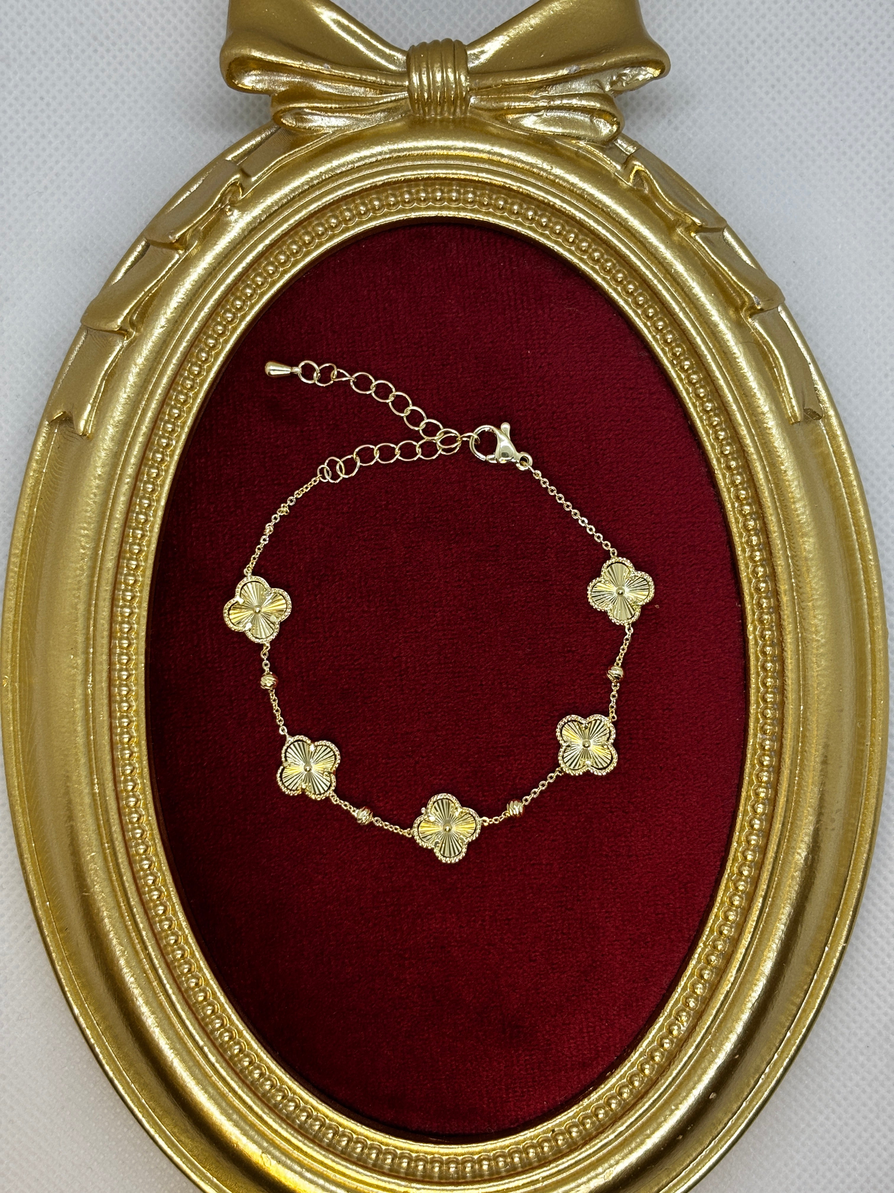 Gold Yonca Topçuklu Bileklik