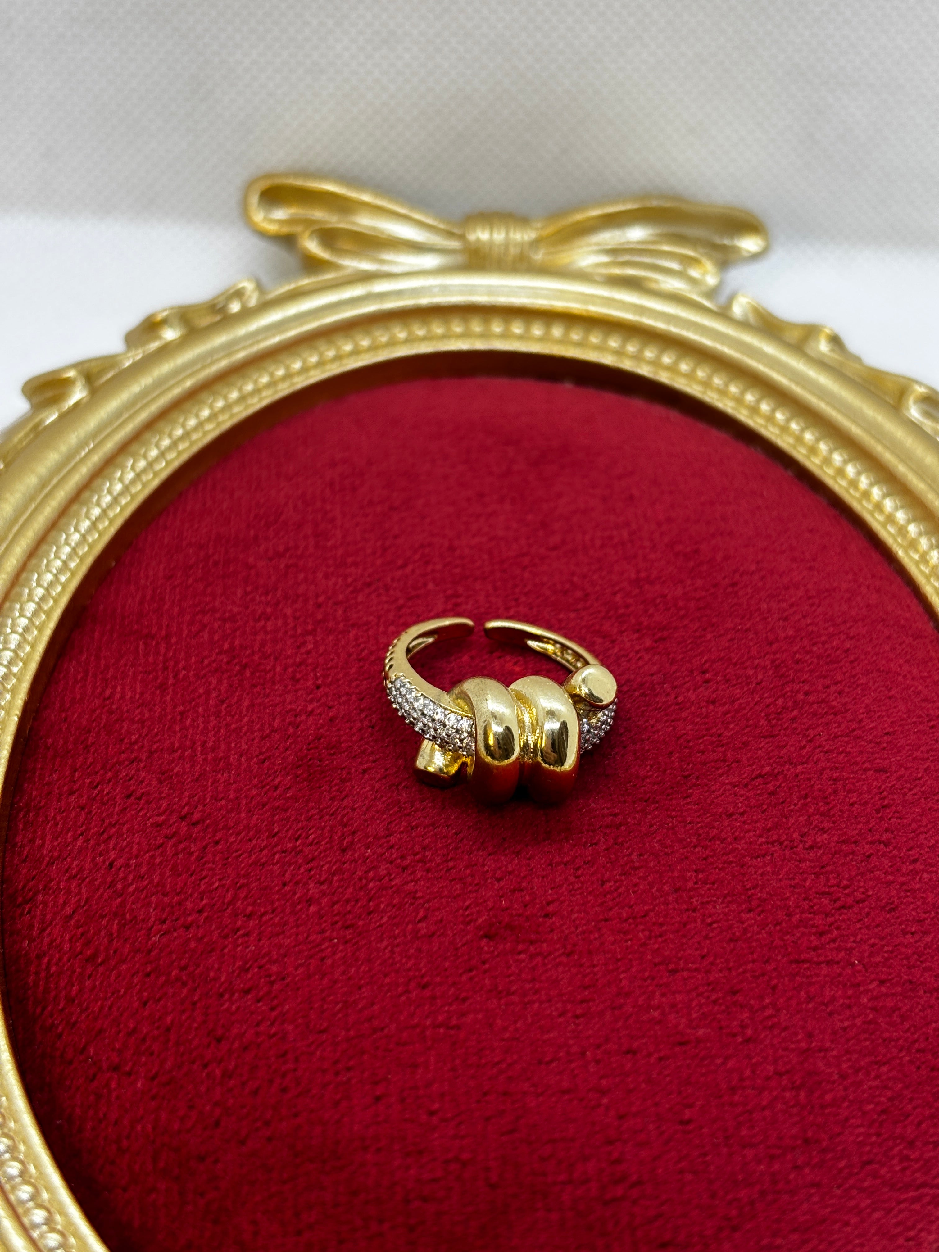 Gold Düğüm Yüzük
