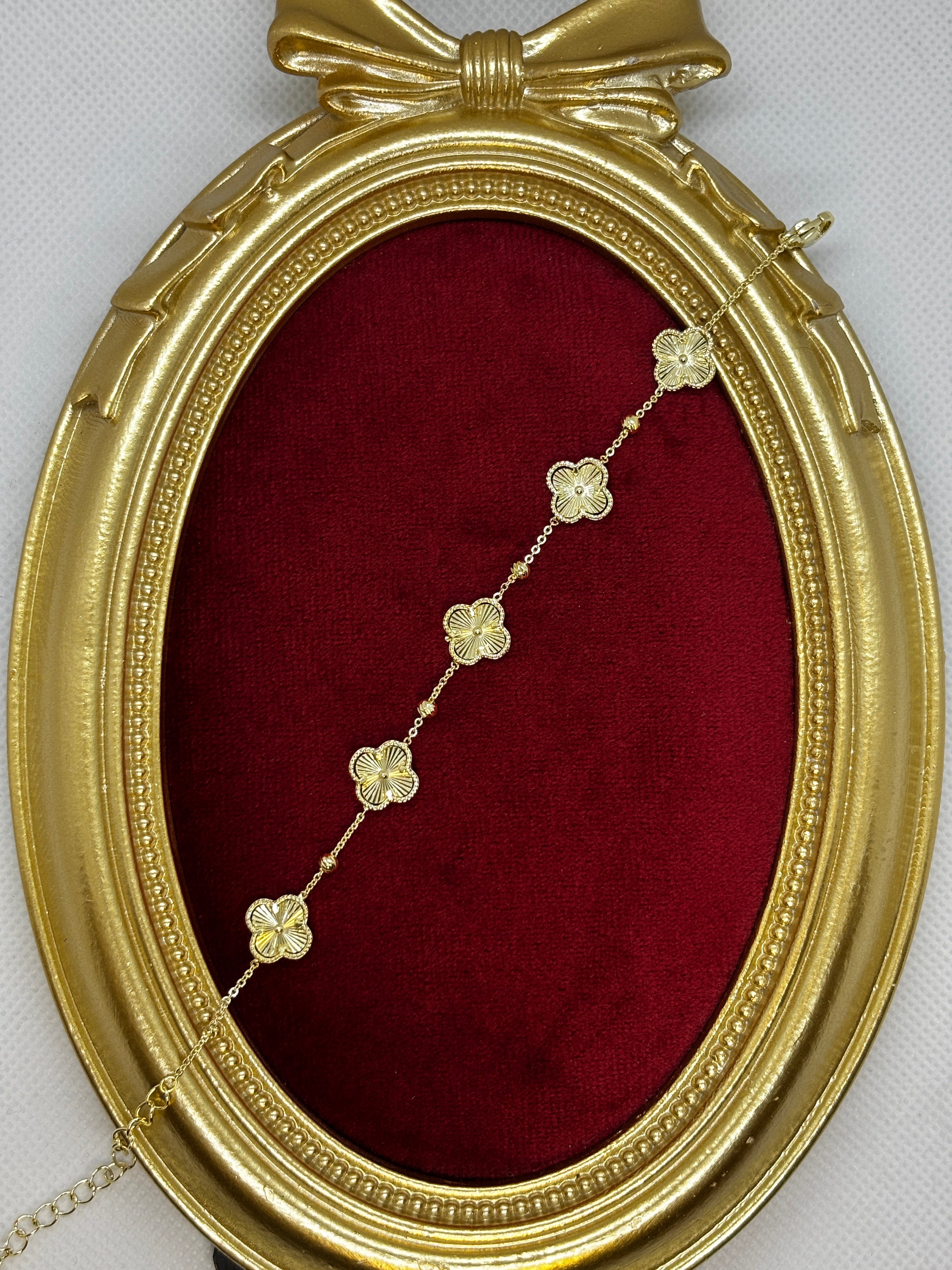 Gold Yonca Topçuklu Bileklik