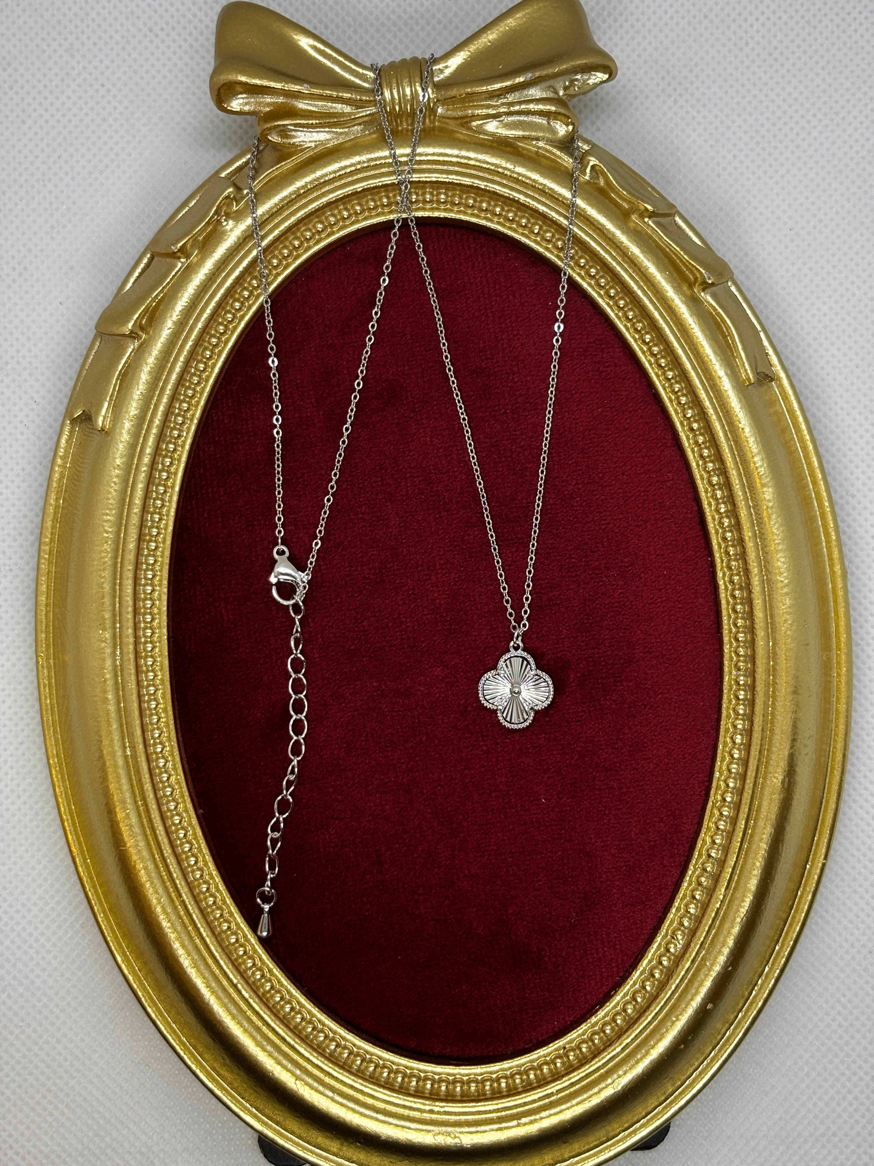 14k Yonca Kolye