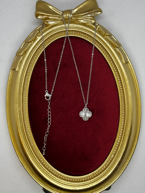 14k Yonca Kolye
