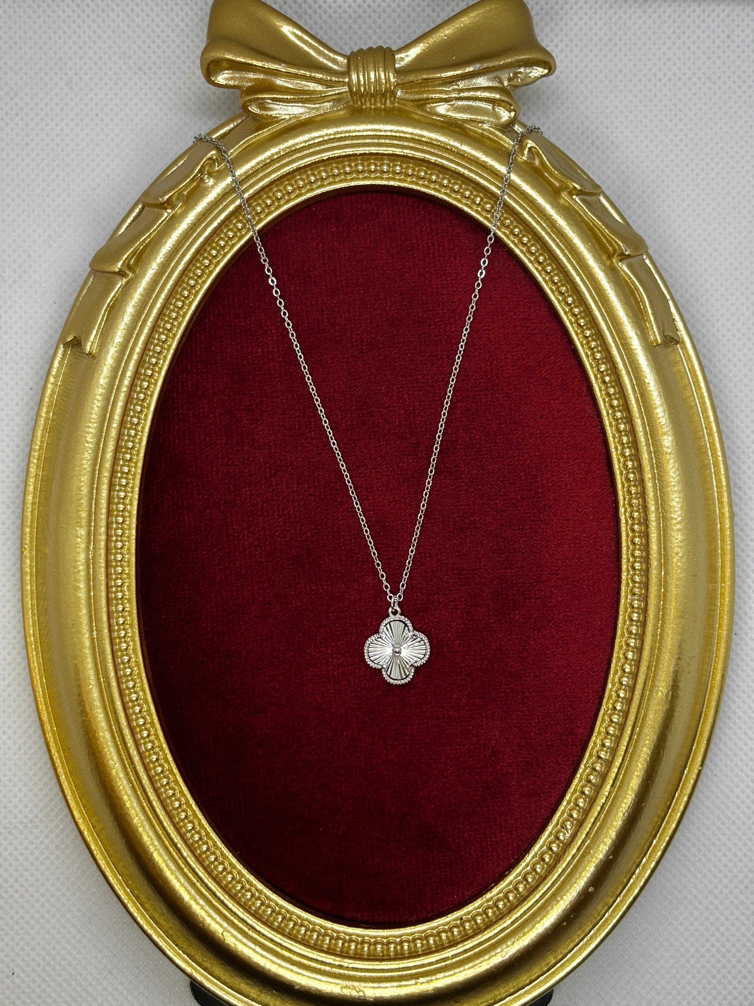 14k Yonca Kolye